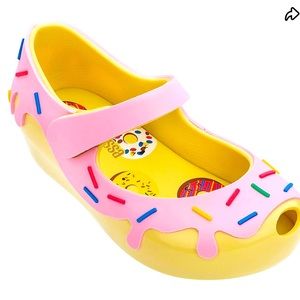 🍩Mini Melissa Ultragirl Doughnut 🍩 Color: Pink & Yellow / Size: 6 Toddler